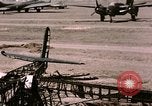 Standbild Zerstörte deutsche Kampfflugzeuge Tunis Tunesien, 1943, aus Sekunde 62 historischem Filmmaterial Videoclip 65675066356