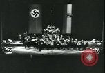 Standbild Krieg relief Konzert Berlin Deutschland, 1943, aus Sekunde 10 historischem Filmmaterial Videoclip 65675066365