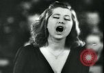 Standbild Krieg relief Konzert Berlin Deutschland, 1943, aus Sekunde 57 historischem Filmmaterial Videoclip 65675066365