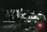 Standbild Deutsche Kriegsarbeiter in der Munitionsfabrik Deutschland, 1944, aus Sekunde 3 historischem Filmmaterial Videoclip 65675066373