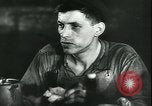 Standbild Deutsche Kriegsarbeiter in der Munitionsfabrik Deutschland, 1944, aus Sekunde 13 historischem Filmmaterial Videoclip 65675066373
