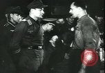 Standbild Deutsche Kriegsarbeiter in der Munitionsfabrik Deutschland, 1944, aus Sekunde 14 historischem Filmmaterial Videoclip 65675066373