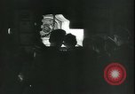 Standbild Deutsche Kriegsarbeiter in der Munitionsfabrik Deutschland, 1944, aus Sekunde 22 historischem Filmmaterial Videoclip 65675066373