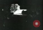 Standbild Deutsche Kriegsarbeiter in der Munitionsfabrik Deutschland, 1944, aus Sekunde 23 historischem Filmmaterial Videoclip 65675066373