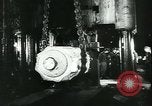 Standbild Deutsche Kriegsarbeiter in der Munitionsfabrik Deutschland, 1944, aus Sekunde 41 historischem Filmmaterial Videoclip 65675066373
