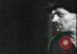 Standbild Deutsche Kriegsarbeiter in der Munitionsfabrik Deutschland, 1944, aus Sekunde 51 historischem Filmmaterial Videoclip 65675066373