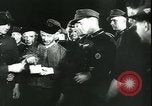Standbild Deutsche Kriegsarbeiter in der Munitionsfabrik Deutschland, 1944, aus Sekunde 59 historischem Filmmaterial Videoclip 65675066373
