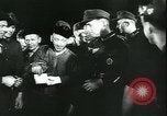 Standbild Deutsche Kriegsarbeiter in der Munitionsfabrik Deutschland, 1944, aus Sekunde 60 historischem Filmmaterial Videoclip 65675066373