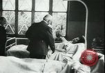 Image Philippe PETAIN visites victimes Lyon France, 1944, de la seconde 59 séquences d'archives historiques vidéo 65675066374