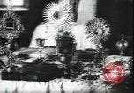 Standbild katholische Reliquien Zweiten Weltkrieg in  Polen Kowel Polen, 1944, aus Sekunde 10 historischem Filmmaterial Videoclip 65675066375