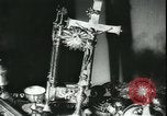 Standbild katholische Reliquien Zweiten Weltkrieg in  Polen Kowel Polen, 1944, aus Sekunde 36 historischem Filmmaterial Videoclip 65675066375