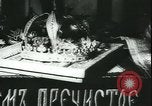Standbild katholische Reliquien Zweiten Weltkrieg in  Polen Kowel Polen, 1944, aus Sekunde 37 historischem Filmmaterial Videoclip 65675066375