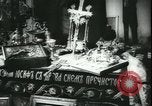 Standbild katholische Reliquien Zweiten Weltkrieg in  Polen Kowel Polen, 1944, aus Sekunde 43 historischem Filmmaterial Videoclip 65675066375