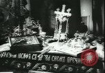 Standbild katholische Reliquien Zweiten Weltkrieg in  Polen Kowel Polen, 1944, aus Sekunde 44 historischem Filmmaterial Videoclip 65675066375