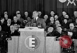 Immagine di Army-Navy "E" Award Edgewood Arsenal Maryland USA, 1942, secondo 23 filmato di repertorio 65675066404