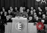 Immagine di Army-Navy "E" Award Edgewood Arsenal Maryland USA, 1942, secondo 26 filmato di repertorio 65675066404