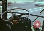Immagine di City tour bus Washington DC USA, 1972, secondo 9 filmato di repertorio 65675066413