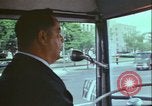 Immagine di City tour bus Washington DC USA, 1972, secondo 17 filmato di repertorio 65675066413