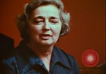 Immagine di Helen Hollis curatore dello Smithsonian riproduce il XVIII secolo clavicembalo Washington DC USA, 1972, secondo 11 filmato di repertorio 65675066414