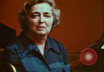 Immagine di Helen Hollis curatore dello Smithsonian riproduce il XVIII secolo clavicembalo Washington DC USA, 1972, secondo 12 filmato di repertorio 65675066414
