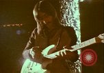 Standbild 1970s Hippies und Band Washington DC USA, 1972, aus Sekunde 12 historischem Filmmaterial Videoclip 65675066421