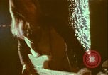 Standbild 1970s Hippies und Band Washington DC USA, 1972, aus Sekunde 16 historischem Filmmaterial Videoclip 65675066421