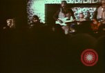 Standbild 1970s Hippies und Band Washington DC USA, 1972, aus Sekunde 25 historischem Filmmaterial Videoclip 65675066421