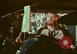 Standbild 1970s Hippies und Band Washington DC USA, 1972, aus Sekunde 28 historischem Filmmaterial Videoclip 65675066421