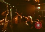 Standbild 1970s Hippies und Band Washington DC USA, 1972, aus Sekunde 36 historischem Filmmaterial Videoclip 65675066421