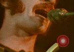 Standbild 1970s Hippies und Band Washington DC USA, 1972, aus Sekunde 37 historischem Filmmaterial Videoclip 65675066421