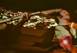 Standbild 1970s Hippies und Band Washington DC USA, 1972, aus Sekunde 40 historischem Filmmaterial Videoclip 65675066421