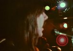 Standbild 1970s Hippies und Band Washington DC USA, 1972, aus Sekunde 44 historischem Filmmaterial Videoclip 65675066421