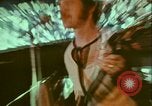 Standbild 1970s Hippies und Band Washington DC USA, 1972, aus Sekunde 57 historischem Filmmaterial Videoclip 65675066421
