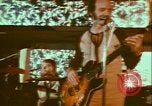 Standbild 1970s Hippies und Band Washington DC USA, 1972, aus Sekunde 62 historischem Filmmaterial Videoclip 65675066421