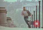 Image Homme en train de courir Washington DC USA, 1972, de la seconde 5 séquences d'archives historiques vidéo 65675066424