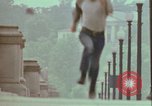 Image Homme en train de courir Washington DC USA, 1972, de la seconde 7 séquences d'archives historiques vidéo 65675066424