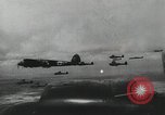 Standbild Nacht Bombenangriff von Deutschen er 111 Flugzeuge Russland Sowjetunion, 1941, aus Sekunde 18 historischem Filmmaterial Videoclip 65675066443