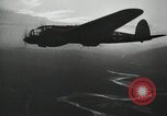 Standbild Nacht Bombenangriff von Deutschen er 111 Flugzeuge Russland Sowjetunion, 1941, aus Sekunde 31 historischem Filmmaterial Videoclip 65675066443