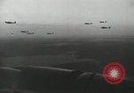 Standbild Nacht Bombenangriff von Deutschen er 111 Flugzeuge Russland Sowjetunion, 1941, aus Sekunde 35 historischem Filmmaterial Videoclip 65675066443