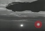 Standbild Nacht Bombenangriff von Deutschen er 111 Flugzeuge Russland Sowjetunion, 1941, aus Sekunde 40 historischem Filmmaterial Videoclip 65675066443