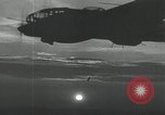 Standbild Nacht Bombenangriff von Deutschen er 111 Flugzeuge Russland Sowjetunion, 1941, aus Sekunde 41 historischem Filmmaterial Videoclip 65675066443