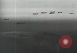 Standbild Nacht Bombenangriff von Deutschen er 111 Flugzeuge Russland Sowjetunion, 1941, aus Sekunde 42 historischem Filmmaterial Videoclip 65675066443