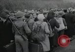Standbild deutschen Flüchtlinge Sowjetunion, 1945, aus Sekunde 30 historischem Filmmaterial Videoclip 65675066468