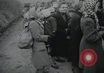 Standbild deutschen Flüchtlinge Sowjetunion, 1945, aus Sekunde 35 historischem Filmmaterial Videoclip 65675066468