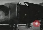 Standbild C-82-Paket United States USA, 1944, aus Sekunde 33 historischem Filmmaterial Videoclip 65675066479