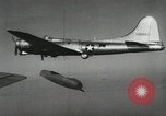 Standbild Airborne leben Boot United States USA, 1944, aus Sekunde 29 historischem Filmmaterial Videoclip 65675066481