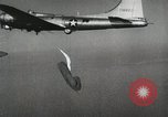 Standbild Airborne leben Boot United States USA, 1944, aus Sekunde 32 historischem Filmmaterial Videoclip 65675066481