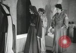 Standbild Pariser designer kleider Paris Frankreich, 1944, aus Sekunde 7 historischem Filmmaterial Videoclip 65675066482
