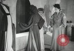 Standbild Pariser designer kleider Paris Frankreich, 1944, aus Sekunde 8 historischem Filmmaterial Videoclip 65675066482