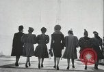 Standbild Pariser designer kleider Paris Frankreich, 1944, aus Sekunde 21 historischem Filmmaterial Videoclip 65675066482